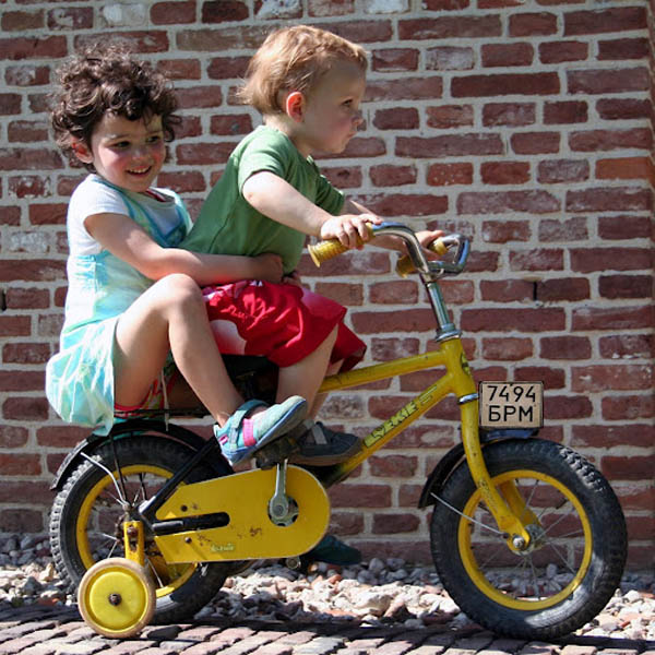 Для чего нужны приставные колеса на детском велосипеде?